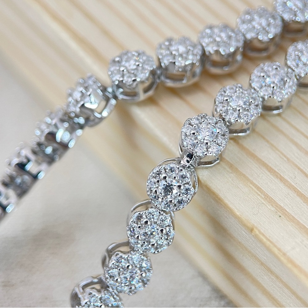 18k Gold Plated S925 Tennis Bracelet with Brilliant Diamond Halo - Picture 2 of 8